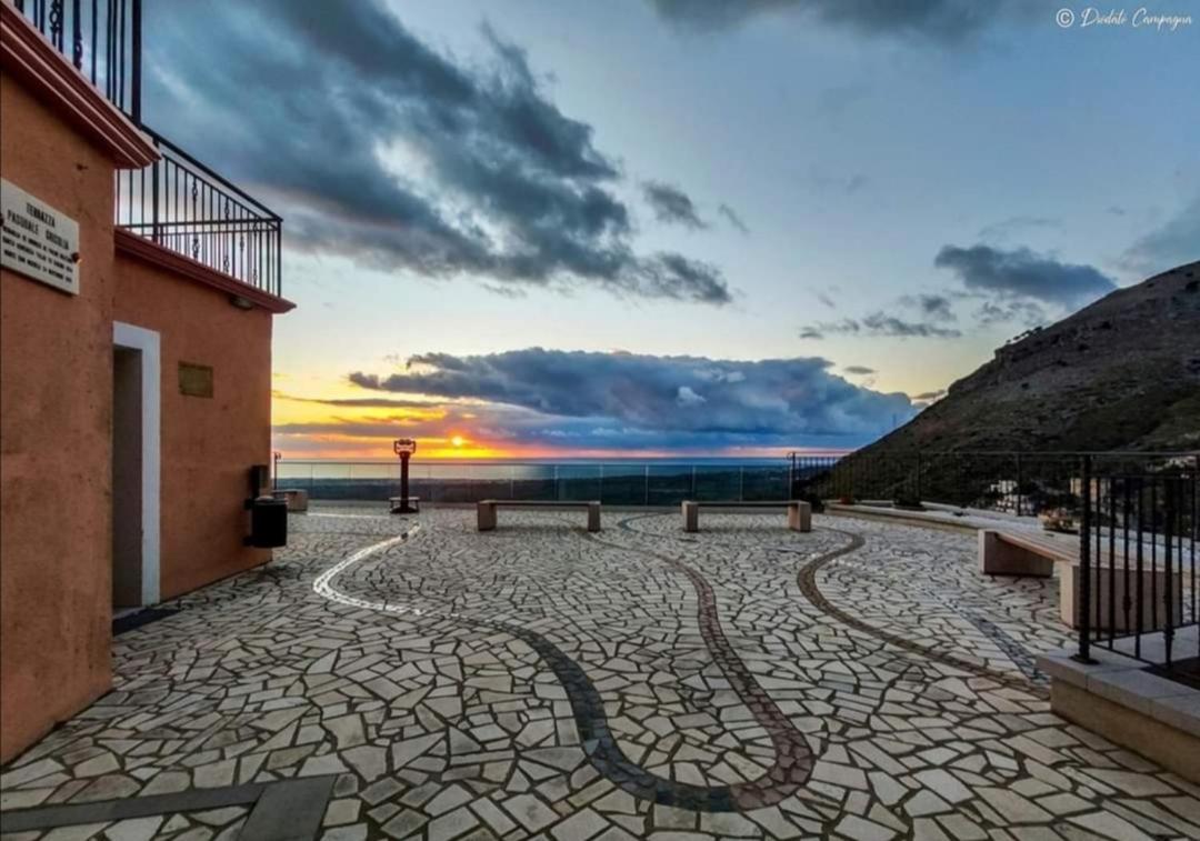 مبيت وإفطار Santa Domenica Talao La Rocca Dei Borboni المظهر الخارجي الصورة